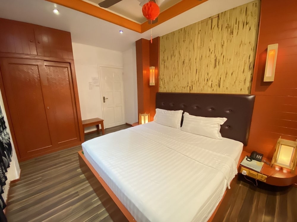 Deluxe Room - Photo 2