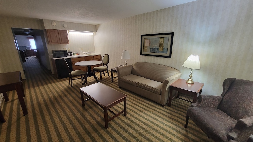 Standard Room, Multiple Beds, Non Smoking (Oversized) - Photo 2