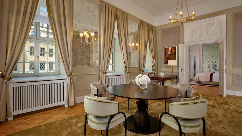 Queen Suite - Photo 4