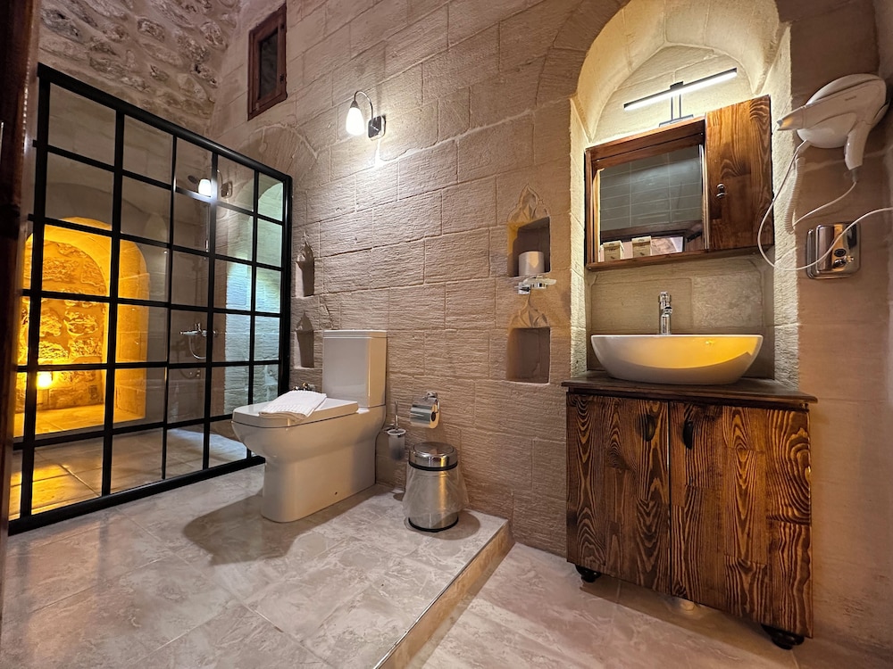 Deluxe Suite, Courtyard View photo 2