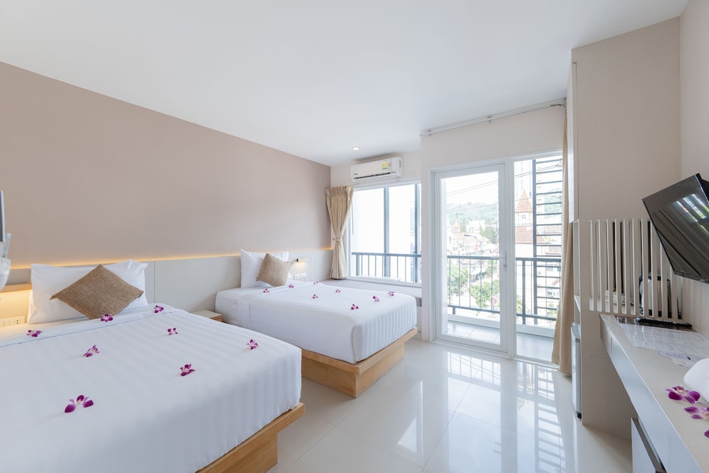 Deluxe Twin Room - Photo 1