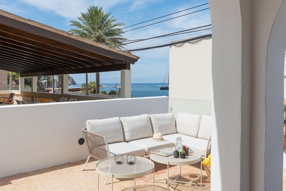Villa photo 2