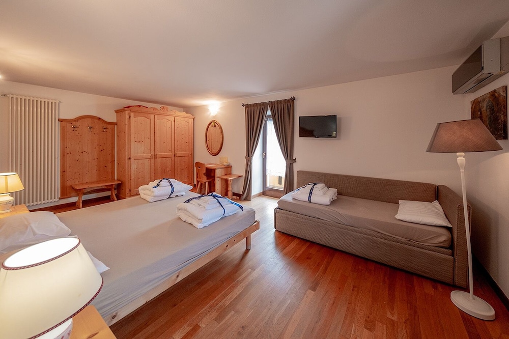 Quadruple Room - Photo 13