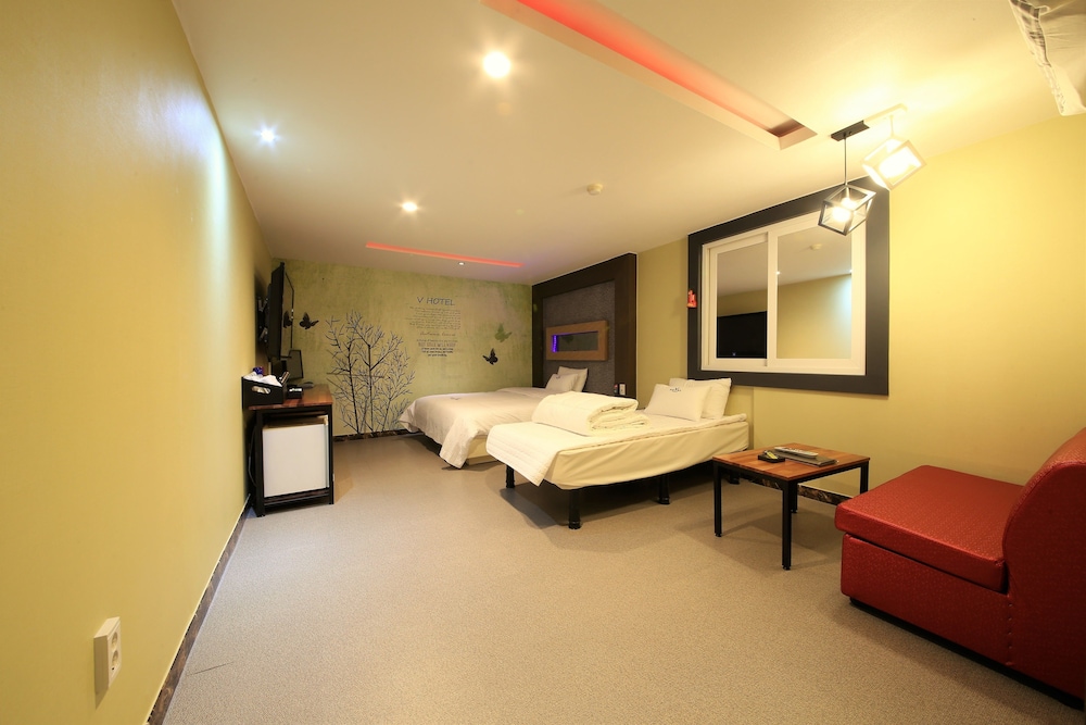 Family Twin Room