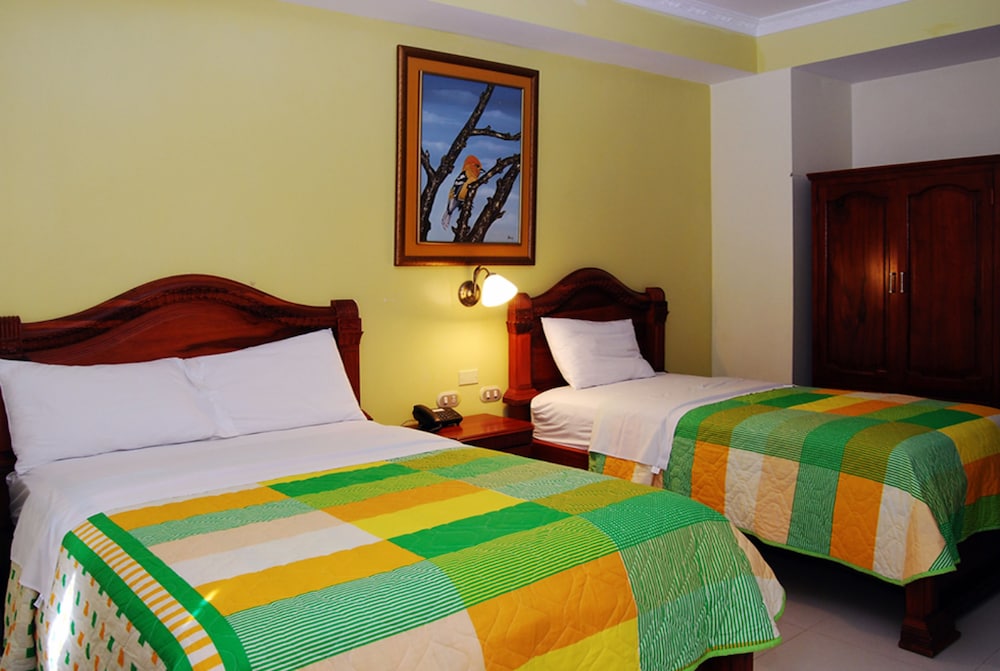 Basic Twin Room, Multiple Beds, Non Smoking, Private Bathroom photo 2