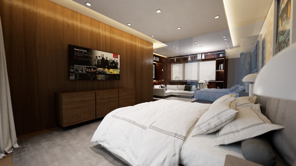 Suite, 1 King Bed - Photo 3