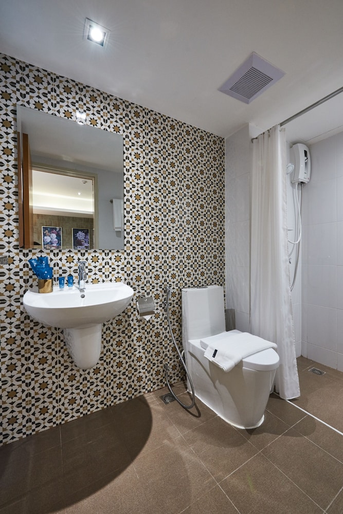 Deluxe Room, 1 Double Bed, Non Smoking photo 3