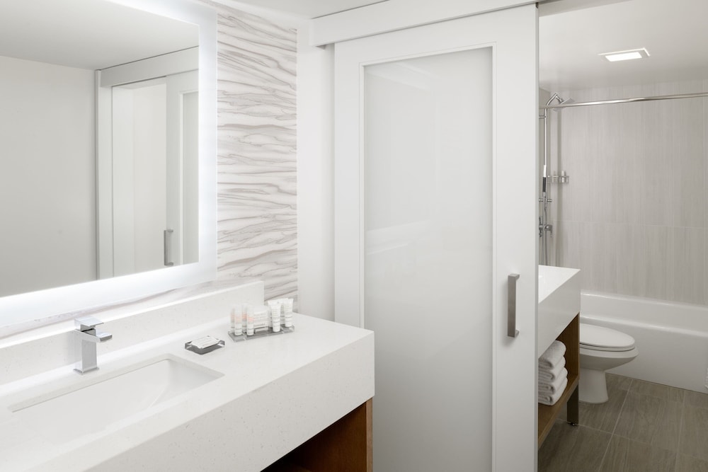 Family Studio Suite, Balcony, City View (family Room)