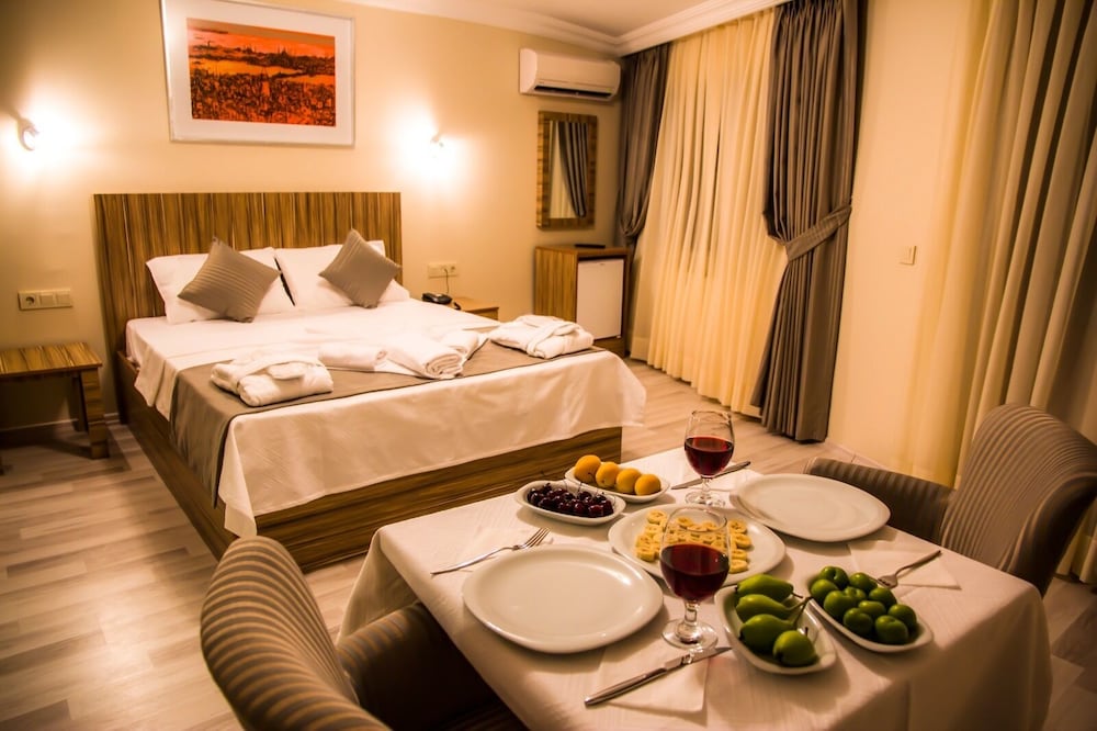 Presidential Studio Suite, 1 Bedroom, Terrace, City View photo 1