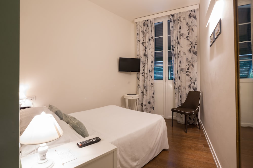 Basic Double Room photo 3
