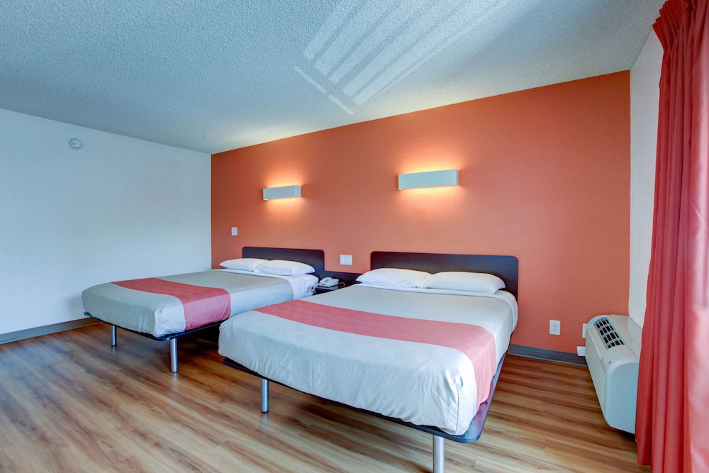 Standard Room, 2 Queen Beds, Accessible, Non Smoking - Photo 1