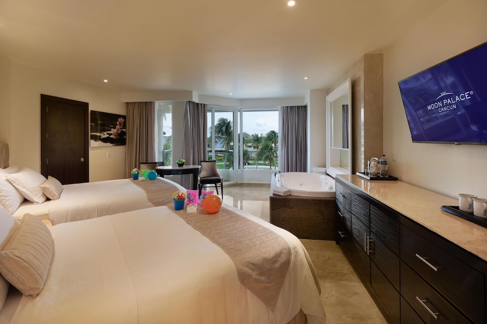 Superior Family Deluxe - Kids & Teens Stay Free