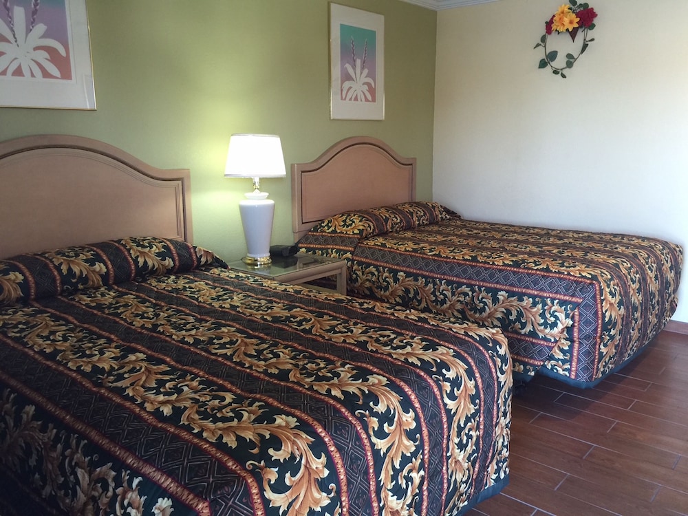 Standard Room, 2 Double Beds photo 2