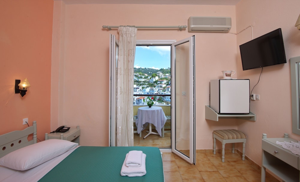 Economy Twin Room, City View - Photo 2