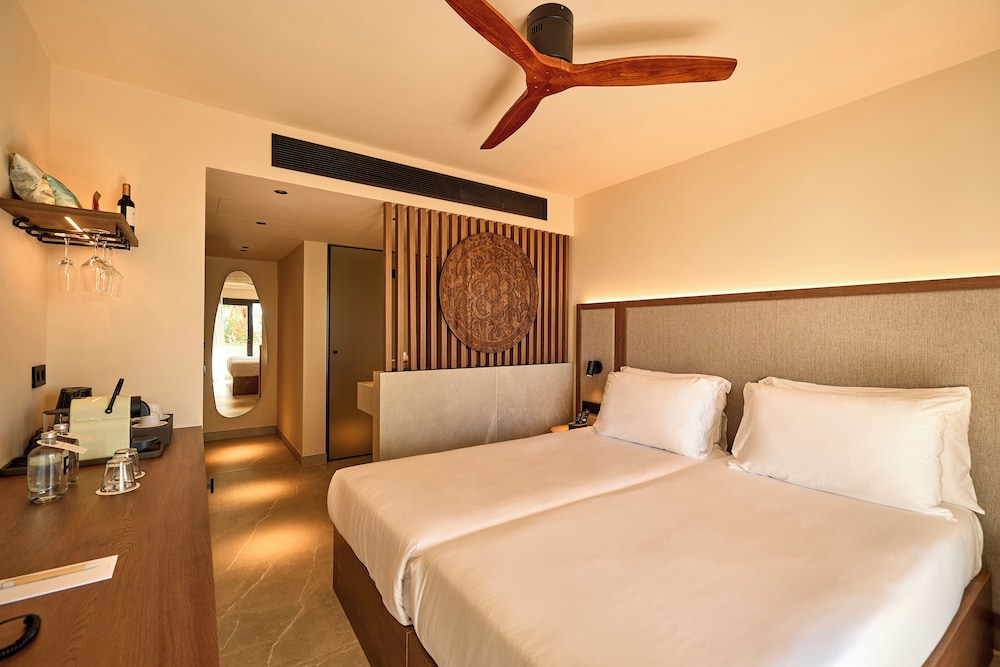 Standard Double Room (Flow)