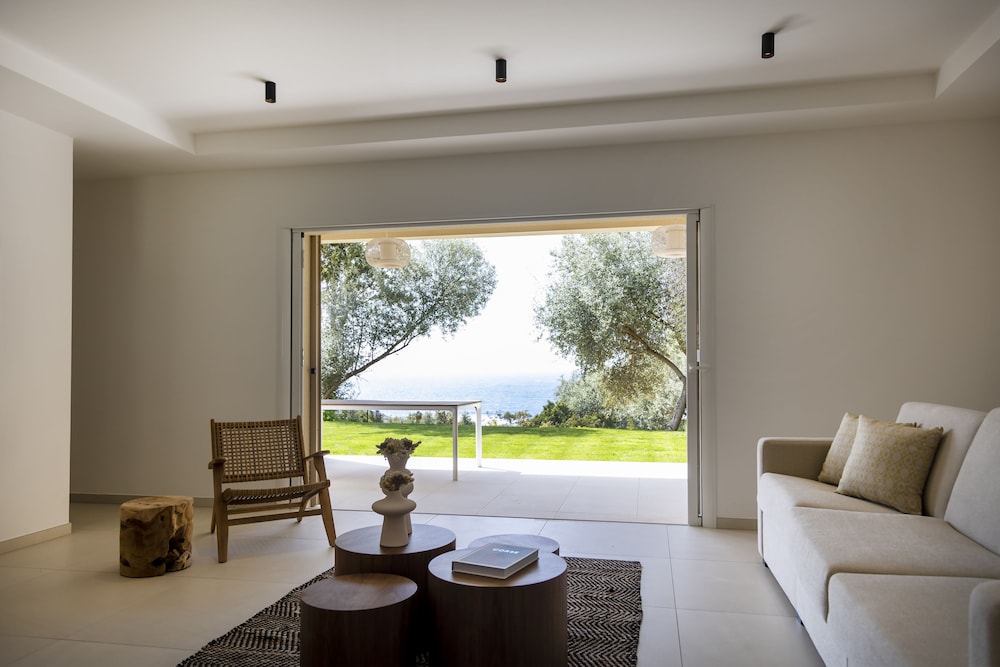 Superior Apartment, 2 Bedrooms, Accessible, Sea Facing photo 3