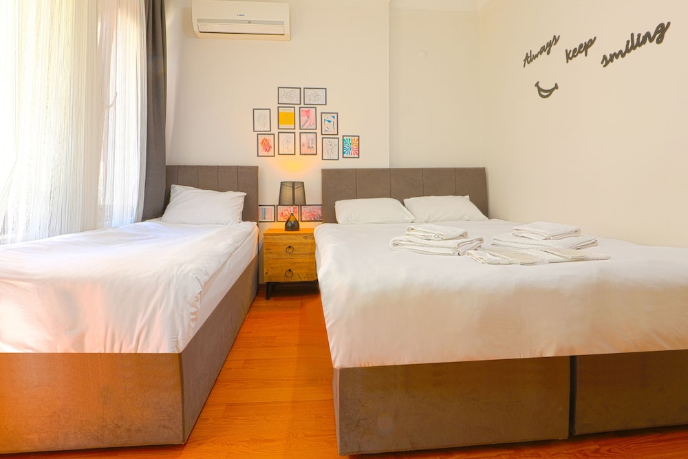 Triple Room, City View photo 2