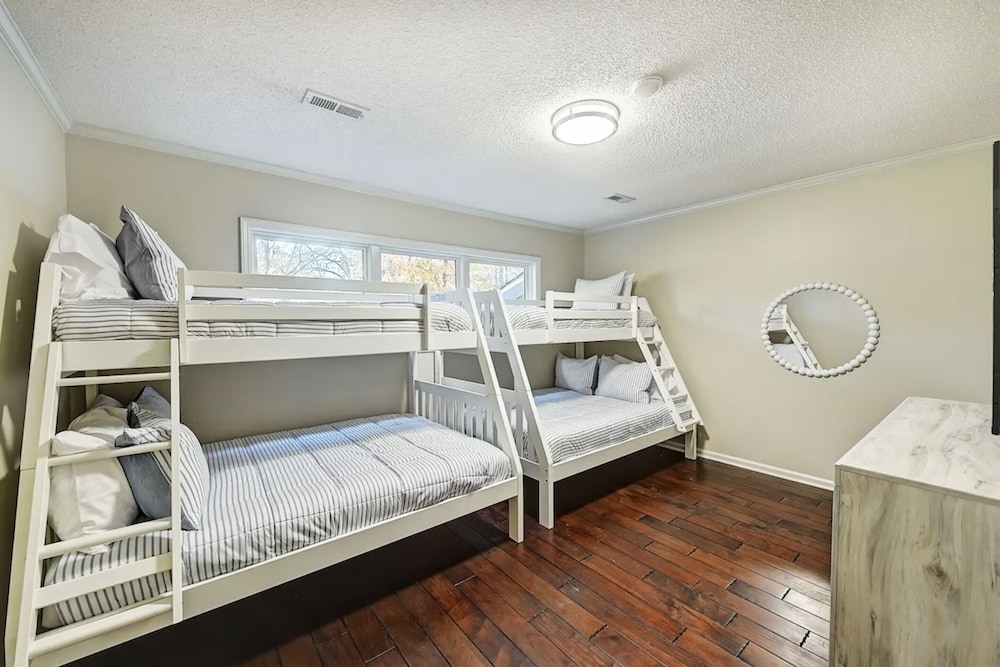 House (5 Bedrooms)