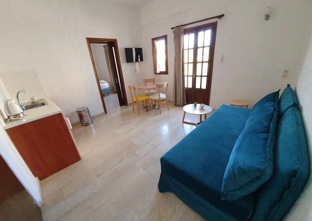 Double Suite, Pool View