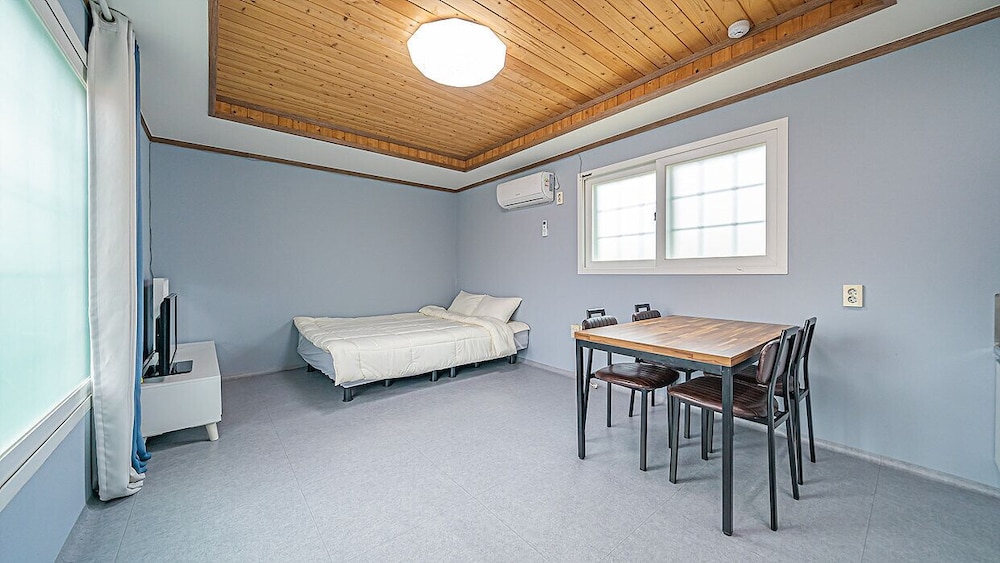 C: Mint - 2F (Studio Bed Room) photo 1