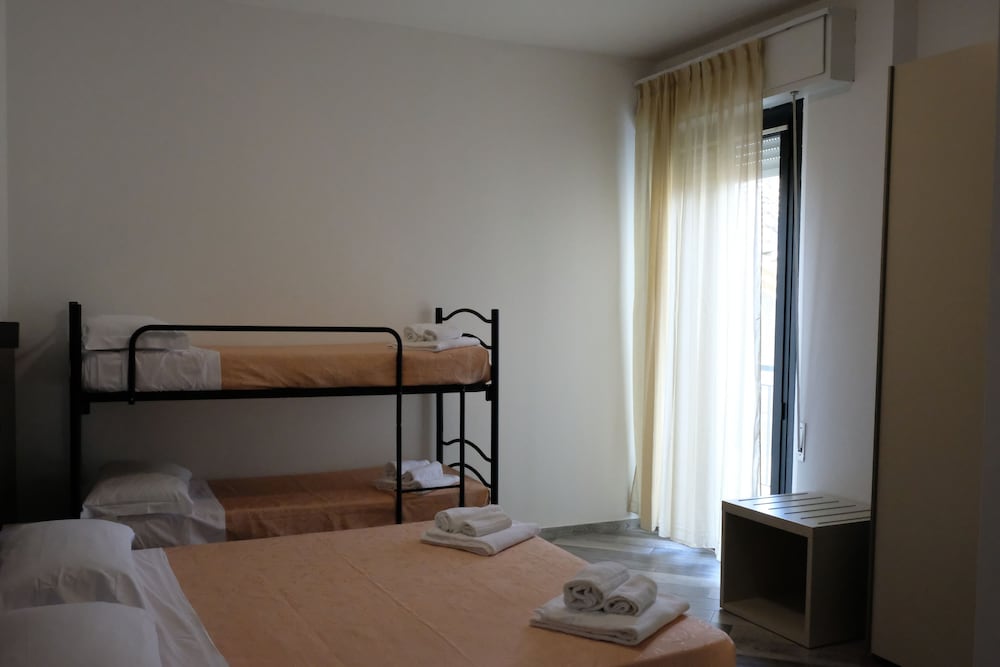Quadruple Room photo 2