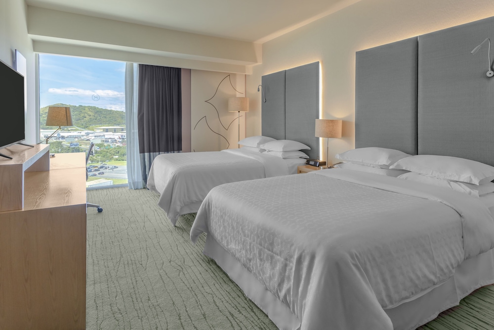 Club Room, 2 Queen Beds, Non Smoking, View