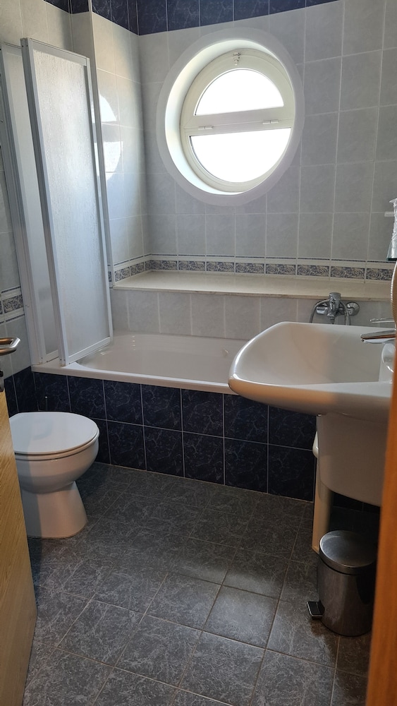 Deluxe Double Or Twin Room photo 2