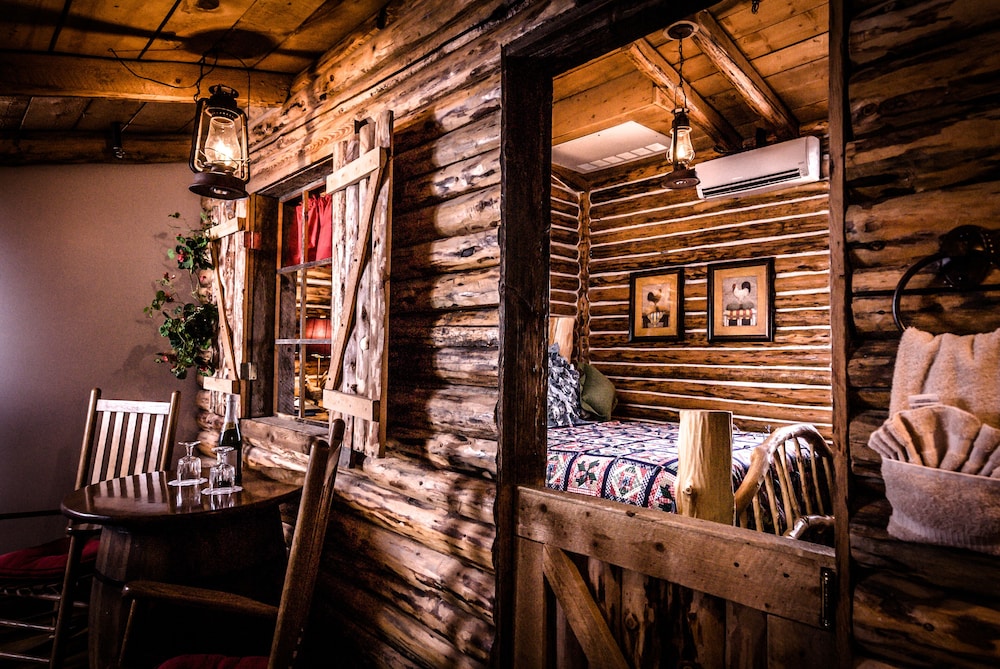 Room (Sun Valley) - Photo 1