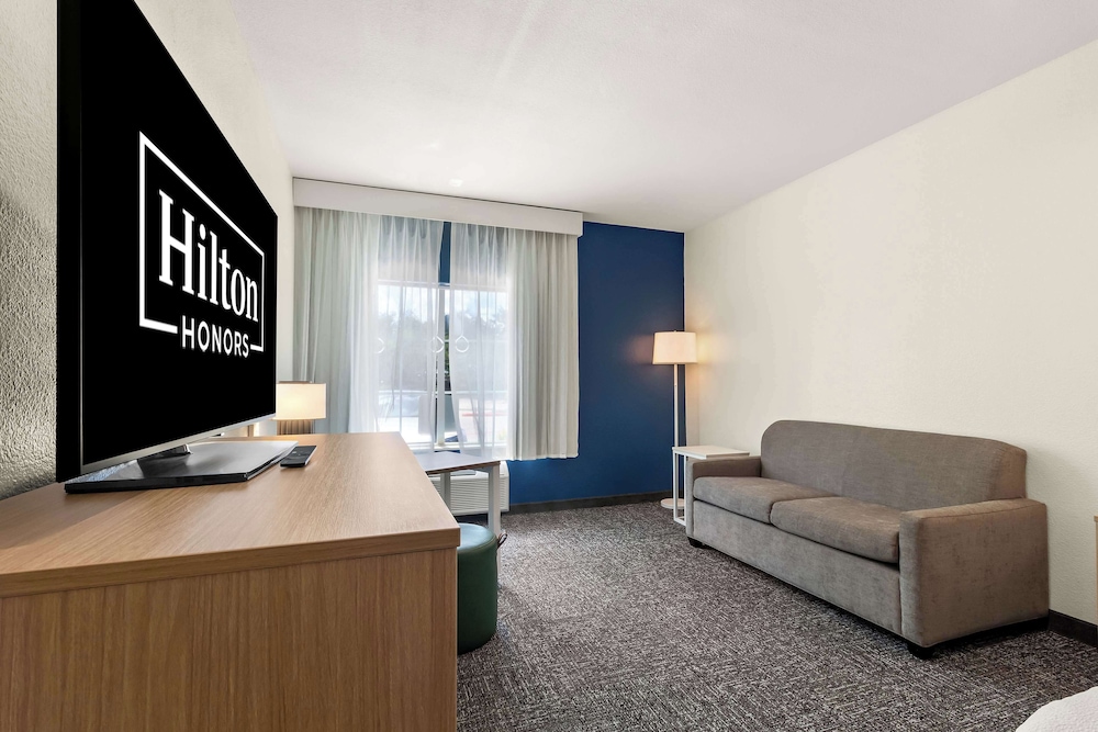 Room, 1 King Bed, Accessible (Mobility & Hearing, Roll-in Shower) - Photo 6