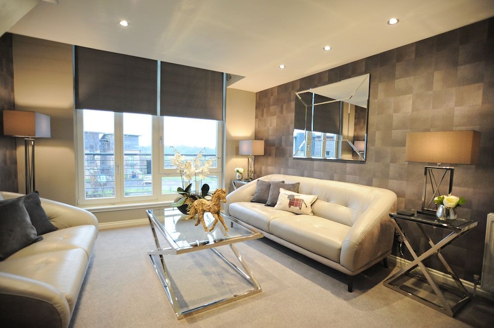Apartment, 2 Bedrooms, River View photo 1