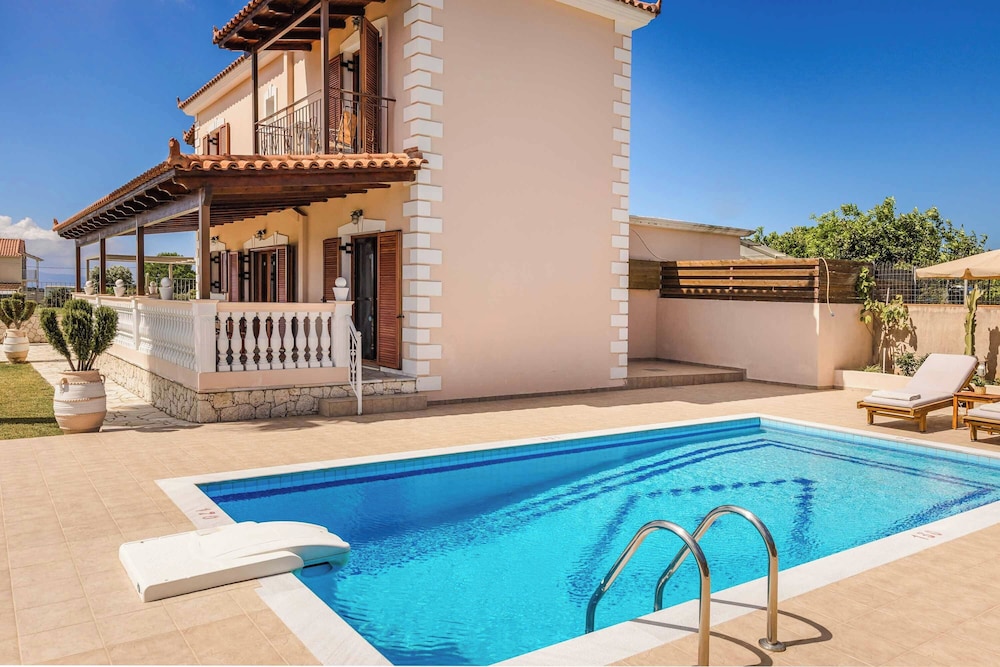 Villa (2 Bedrooms) photo 1