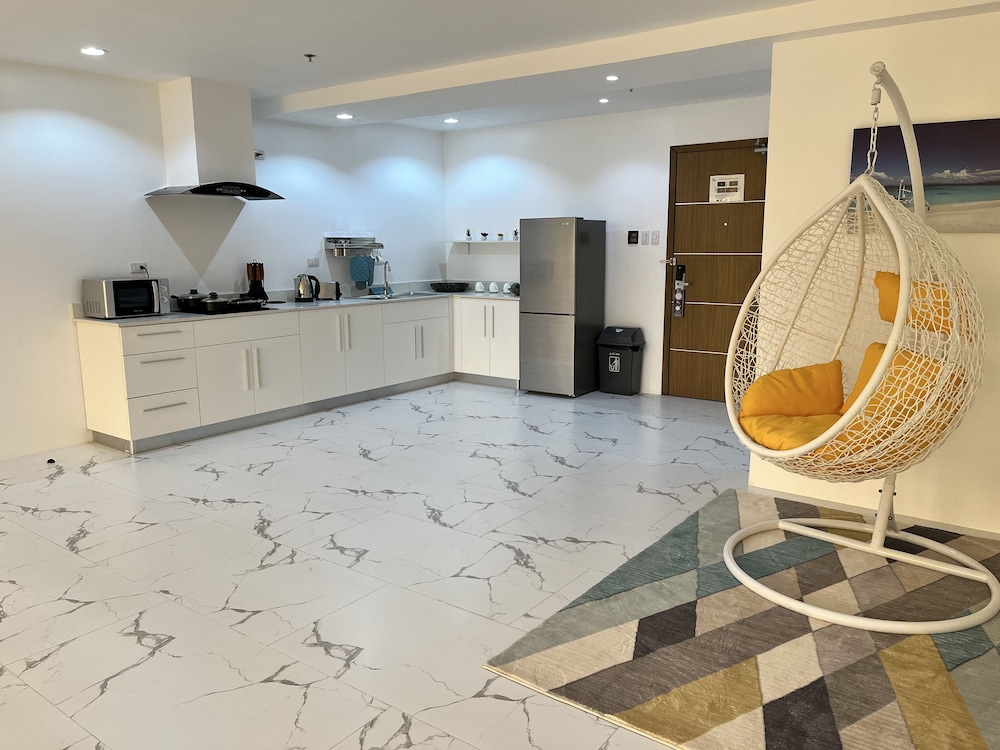 Standard Penthouse - Photo 8
