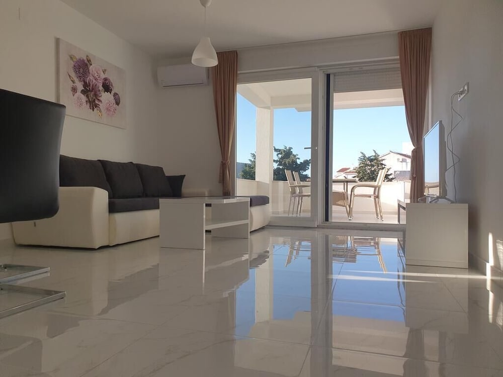 Comfort Apartment, Balcony