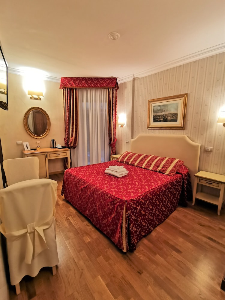 Economy Room photo 3