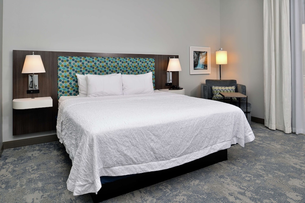 Room, 1 King Bed, Accessible - Photo 3