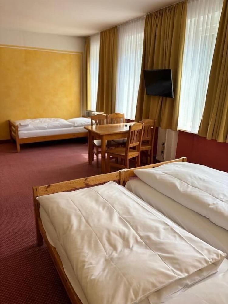 Basic Triple Room