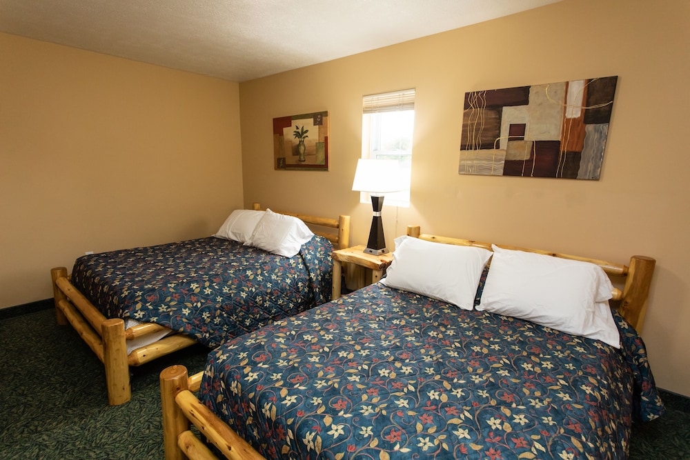 Classic Suite, 2 Double Beds, Kitchenette photo 2