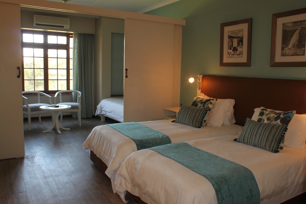 Deluxe Family Quad Twin Room photo 2