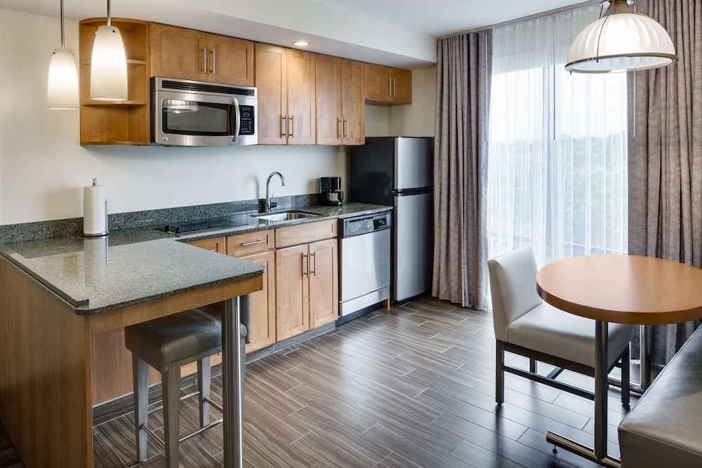 Suite, 1 Bedroom - Photo 1