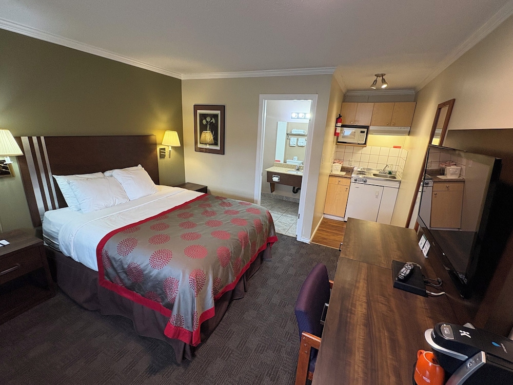 Standard Room, 1 Queen Bed, Kitchenette photo 1