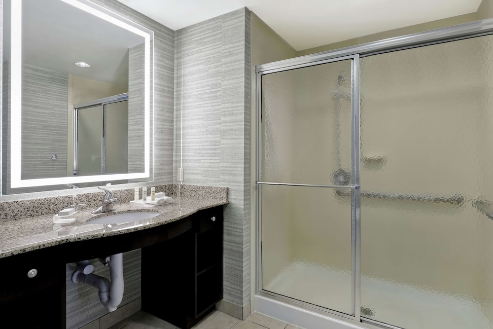 Suite, 2 Queen Beds, Accessible, Non Smoking (Mobility & Hearing, 3x3 Shower) - Photo 7