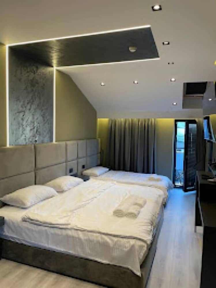 Triple Room, Balcony, Courtyard View