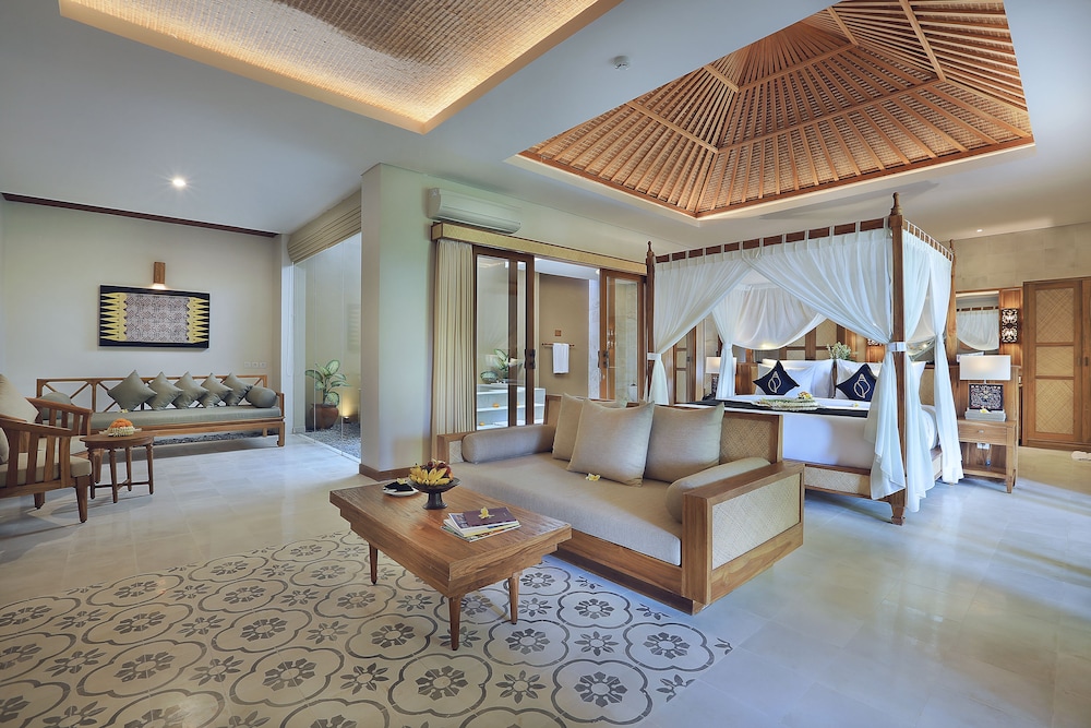 Suite with Jacuzzi (with Daily Afternoon Tea)
