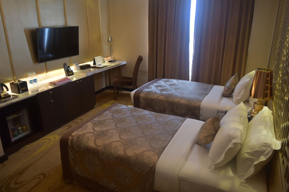 Suite, 2 Twin Beds, Non Smoking