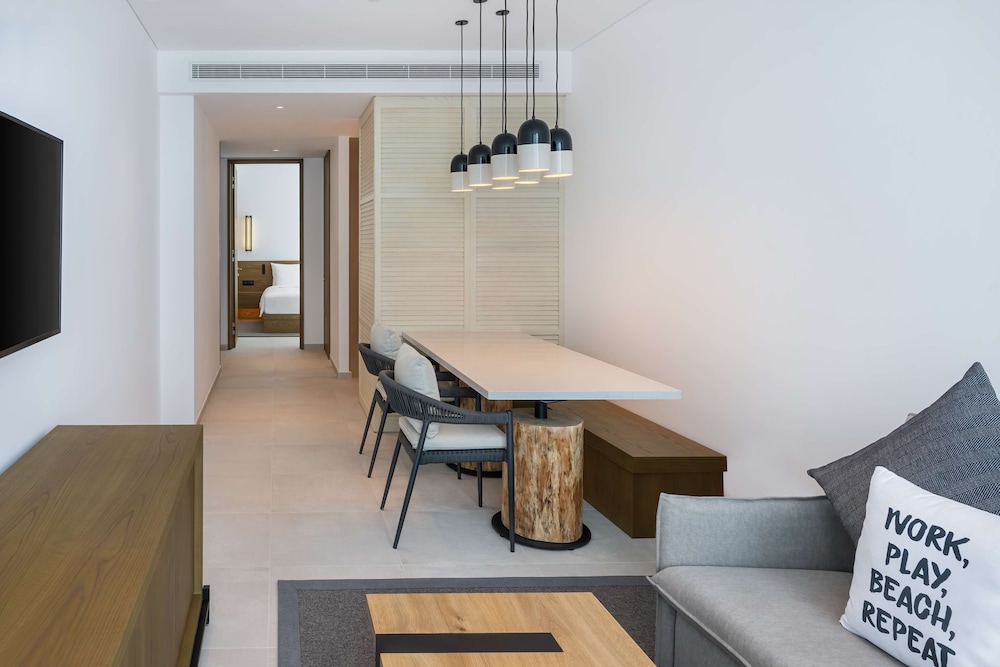 Suite, 1 Bedroom, Sea View thumbnail 6