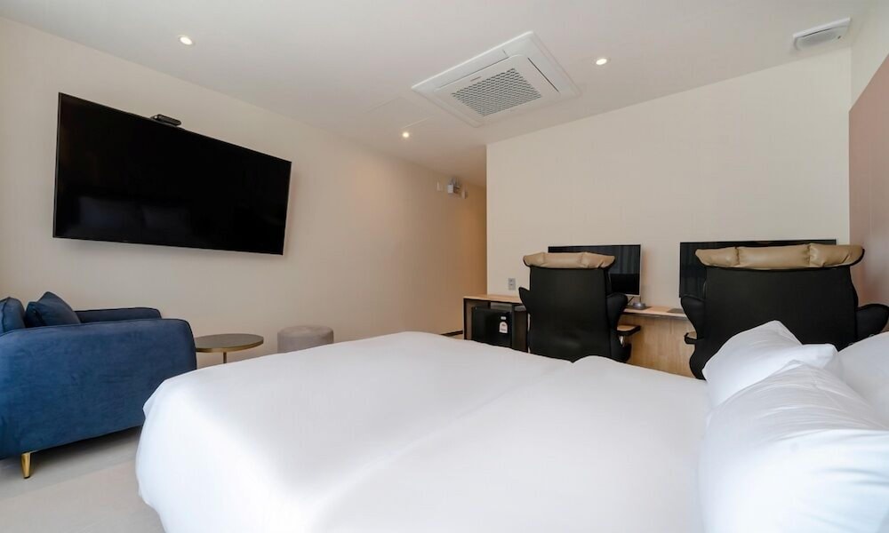 Premium Room - Photo 4