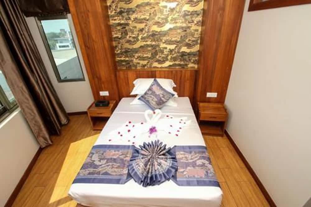 Standard Room, 1 Double Bed, City View