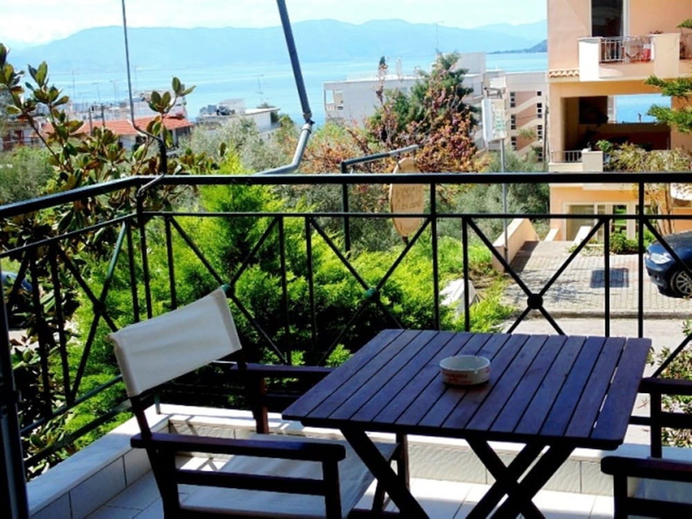 Basic Studio, 1 Double or 2 Twin Beds, City View, Tower photo 2