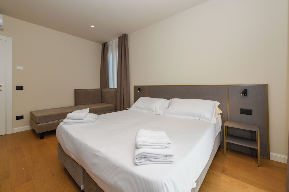 Standard Apartment, Multiple Beds, Kitchenette, Annex Building (Converts to 2 Twin Beds) - Photo 1