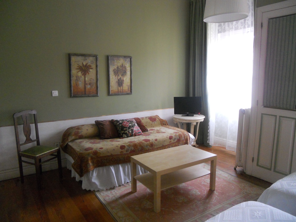 Apartment 6 People - 2 Bedrooms - Terrace - Photo 2
